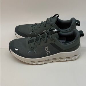 On Cloudleap - Big Kids Running Shoe Size 5